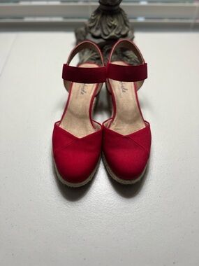 Life Stride Canvas Red Espadrille Wedge Sandals with Ankle Strap - Women's 8.5